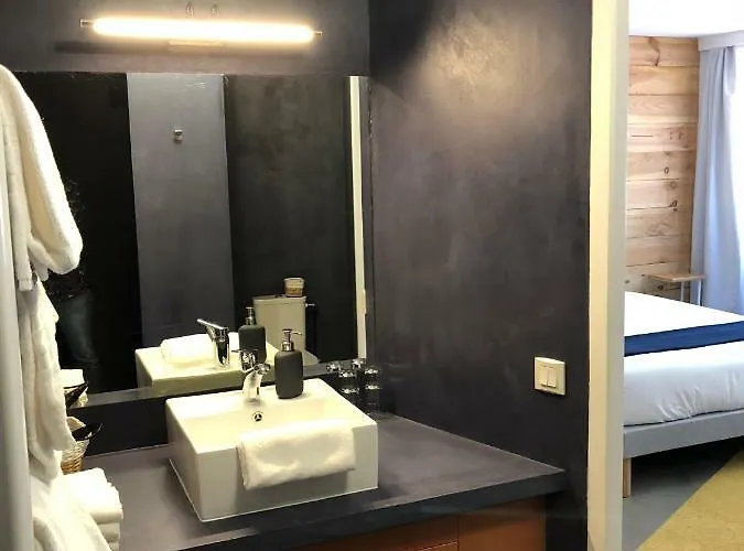 Du D'arjuzanx 3* アルジュザンウー